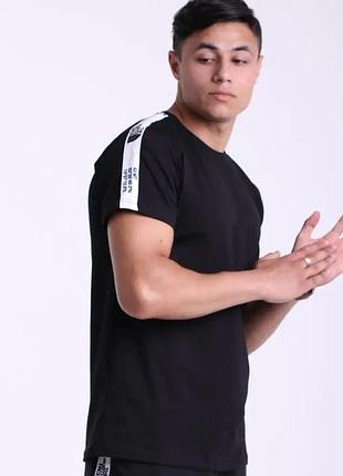 Чоловіча футболка the north face чорна s-xl