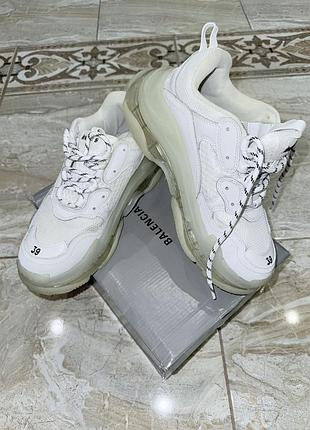 Кросівки balenciaga triple s білі 39 розмір