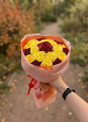 Букет троянд з атласних стрічок