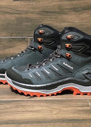 Оригінальні черевики lowa innovo gore-tex