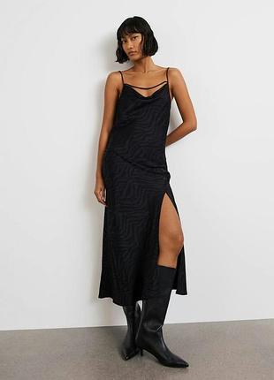Сукня міді gina tricot misty dress атласна чорна з принтом зебра