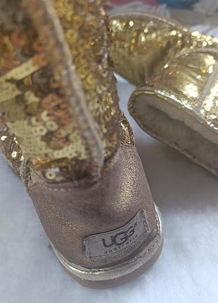 Уггі жіночі ugg золотисті з паєтками та овчиною