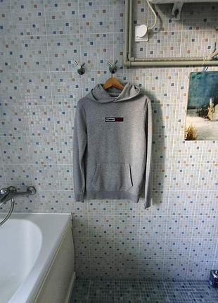 Худи tommy hilfiger.
