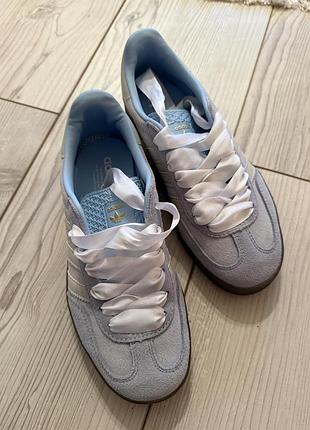 Кросівки adidas блакитні для повсякденного носіння