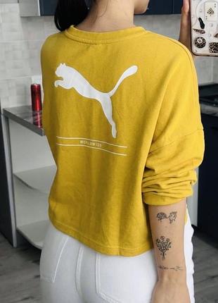 Яркий свитшот от puma