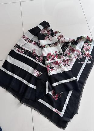 Велика хустка guess