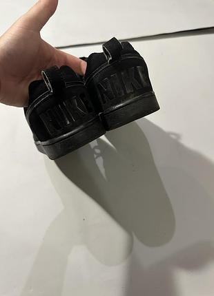 Чорні кросівки nike 5