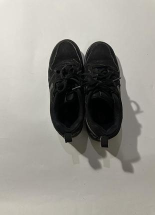 Чорні кросівки nike 4