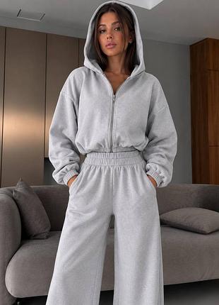 Спортивный костюм женский