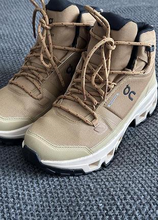 Жіночі трекінгові черевики on cloudrock mid waterproof