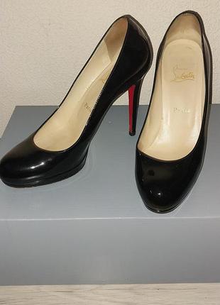 Туфлі жіночі christian louboutin чорні лаковані човники