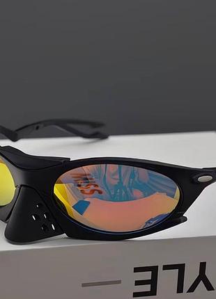 Сонцезахисні окуляри oakley