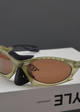 Сонцезахисні окуляри oakley