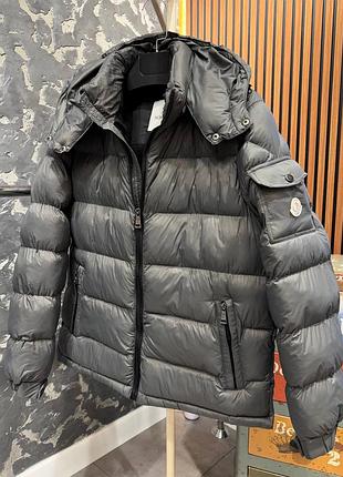 Зимова чоловіча куртка moncler