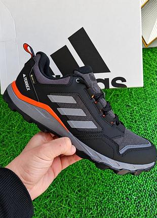 Кросівки adidas terrex gore-tex чорні з помаранчевим