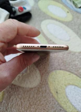 Смартфон apple iphone золотистий 4