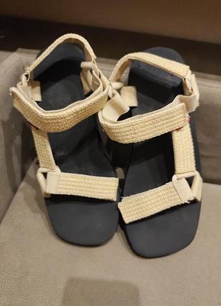 Бомбезные, бордовые сандалии. levis. 40/41р 4