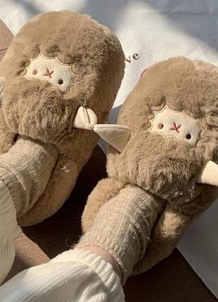 Тапки нові дуже гарні, м'якенькі тапки у вигляді милої овечки розмір 38-39 на ногу 24-25см