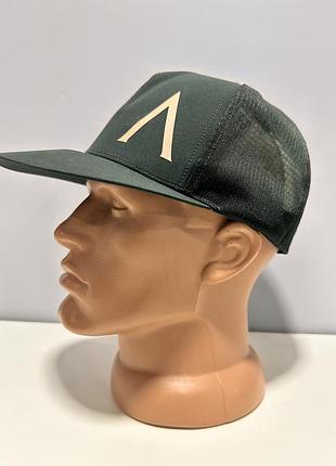 Кепка-тракер чоловіча arc'teryx a-pop trucker cap хакі із золотистим логотипом