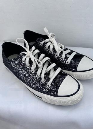 Кеди converse сріблясті, ефектні.