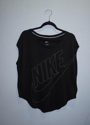 Женская спортивная футболка nike