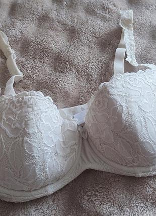 Элегантный молочный бюстгальтер от премиального бренда change lingerie