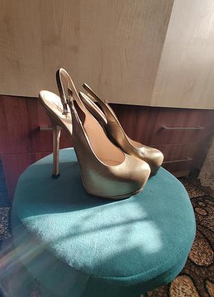Туфлі жіночі yves saint laurent золотисті, розмір 39