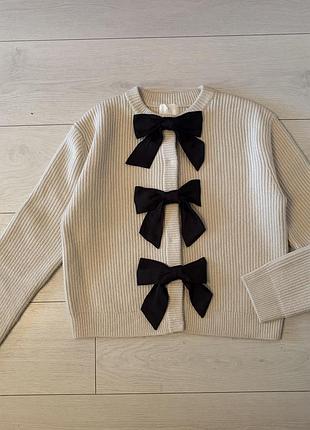 Кардиган h&m молочного кольору з бантами
