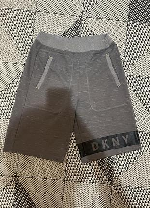 Чоловічі або підліткові спортивні шорти від бренду dkny сірого кольору з меланжевим ефектом.