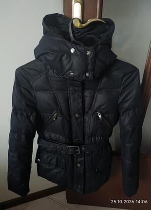 Продается стильный зимний пуховик zara woman в отличном состоянии.