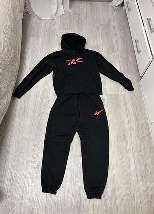 Спортивний костюм reebok чорний розмір xs/s
