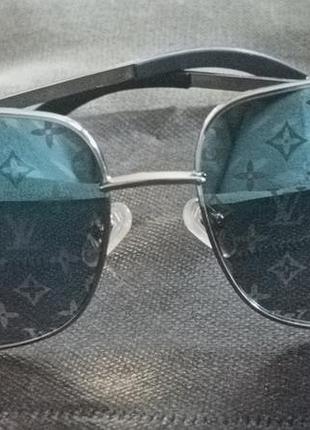 Сонцезахисні окуляри жіночі louis vuitton квадратні сріблясті з блакитними лінзами