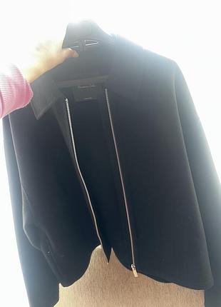 Коротке жіноче пальто massimo dutti чорного кольору на змійці