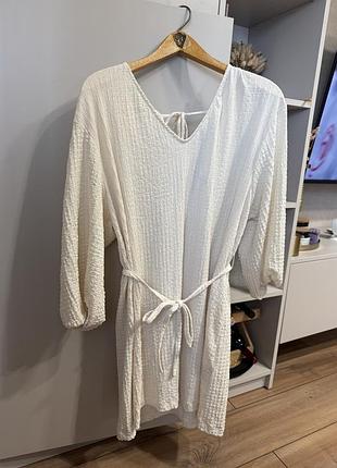 Коротка сукня h&m біла з поясом розмір l