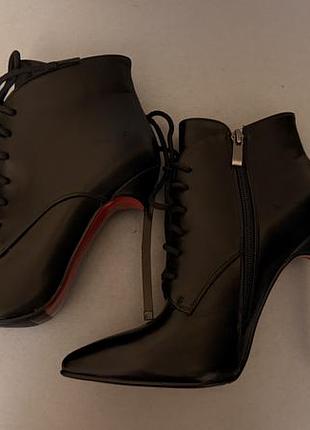 Чоботи жіночі christian louboutin чорні 38 розмір на шпильці