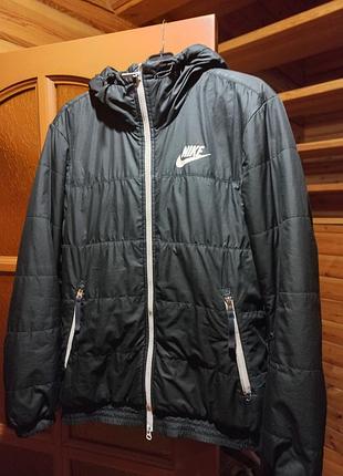 Куртка демісезонна nike чорна стьобана з капюшоном