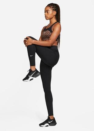 Жіночі спортивні легінси nike чорні