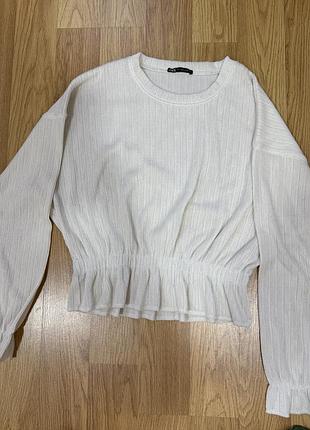 Жіноча кофта zara біла в рубчик з баскою