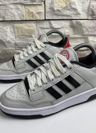Оригінальні кросівки adidas rapid court low