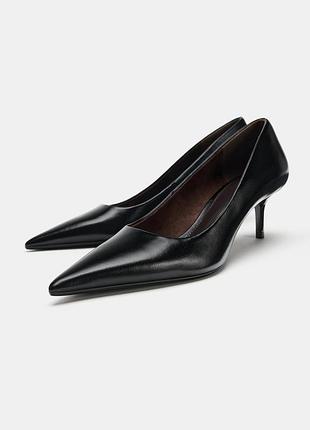 Шкіряні жіночі чорні туфлі zara new