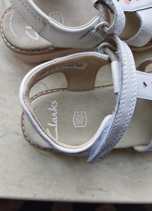 Нові босоніжки clarks 4