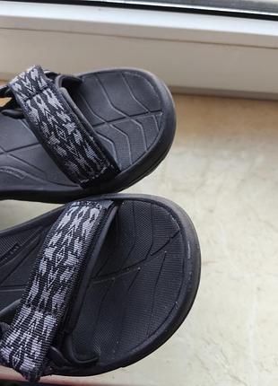 Оригінальні босоніжки teva 7