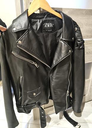 Куртка жіноча zara косуха чорна