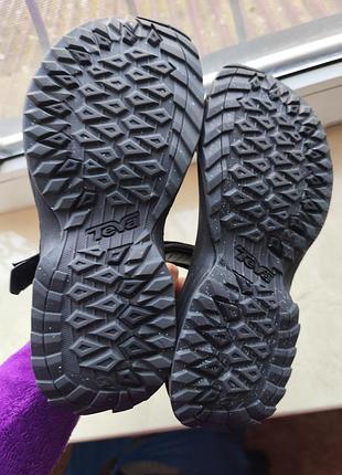 Оригінальні босоніжки teva 4