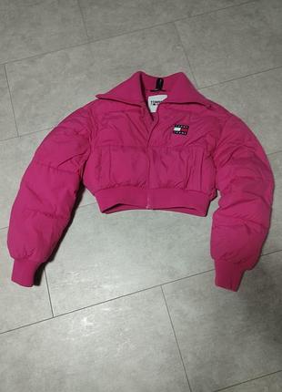 Жіноча куртка-пуховик tommy jeans коротка фуксія