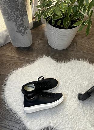 Кросівки guess