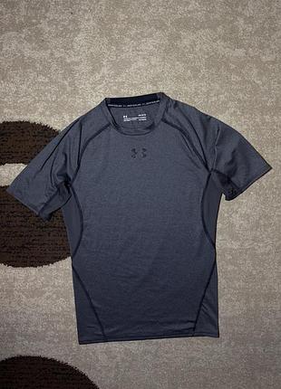 Футболка under armour