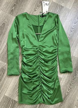 Коротка жіноча сукня zara зелена атласна зі стразами