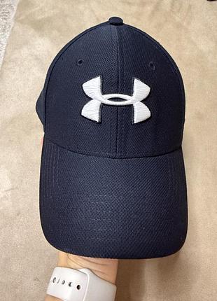 Бейсболка under armour чорна з білим логотипом