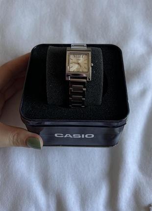 Жіночий годинник casio 2